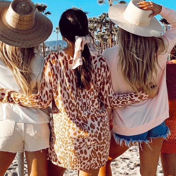 Show Me Your Mumu Cliffside Sweater Pink Leopard - Picture 4 of 4